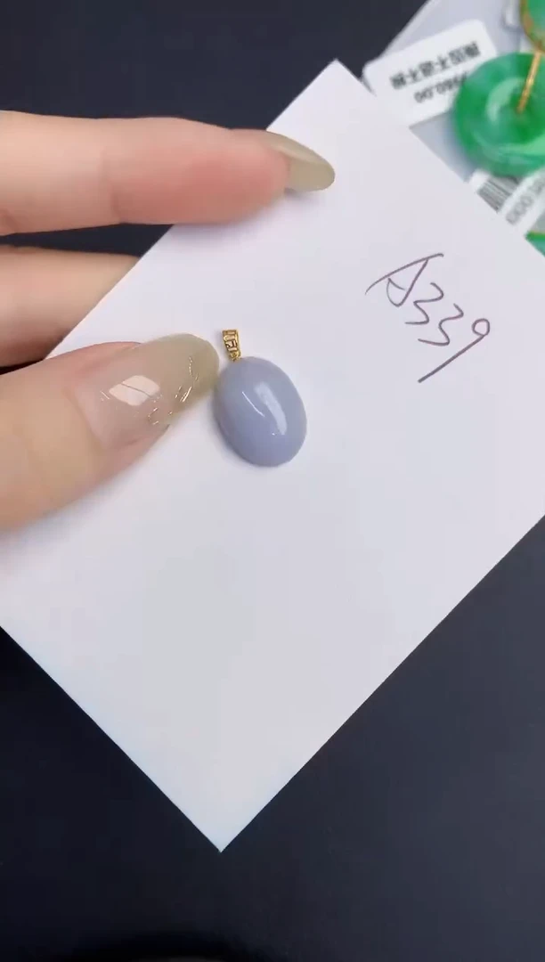 翡翠18K金镶嵌颈饰缅甸天然翡翠A货