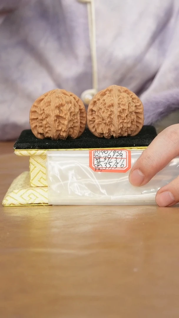 把件文玩核桃白狮子