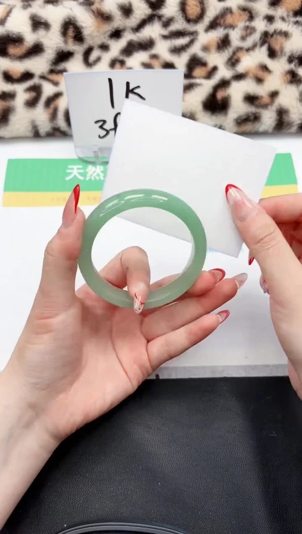 【闪购商品】石英质玉手镯未镶嵌94-62