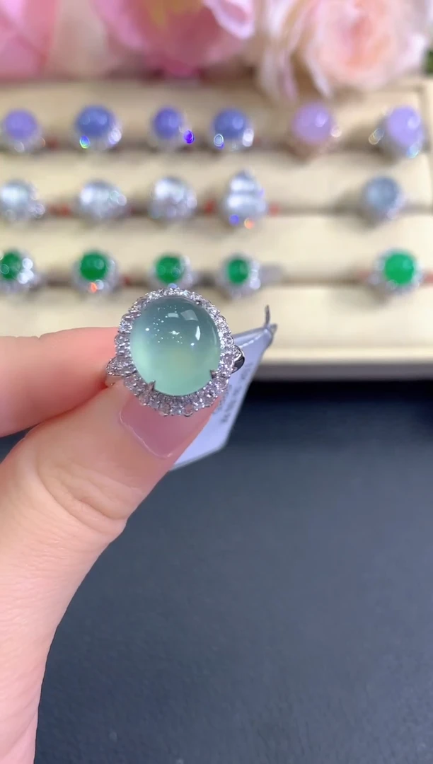 18K金镶嵌戒指翡翠春日珠宝 B181