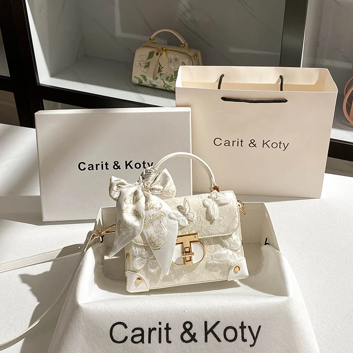 CARIT KOTY小众高级感刺绣手提盒子包包女2025新款百搭通勤斜挎包