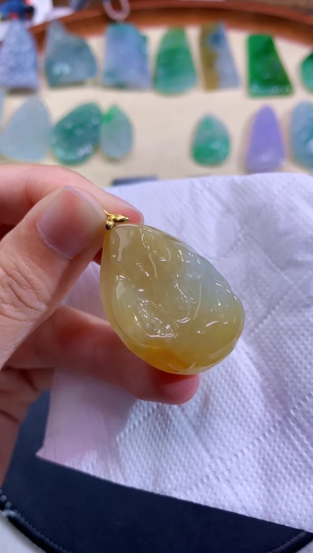 颈饰未镶嵌翡翠