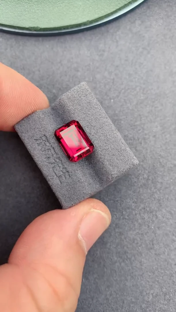 未镶嵌裸石石榴石5ct 镁铝榴石 定制