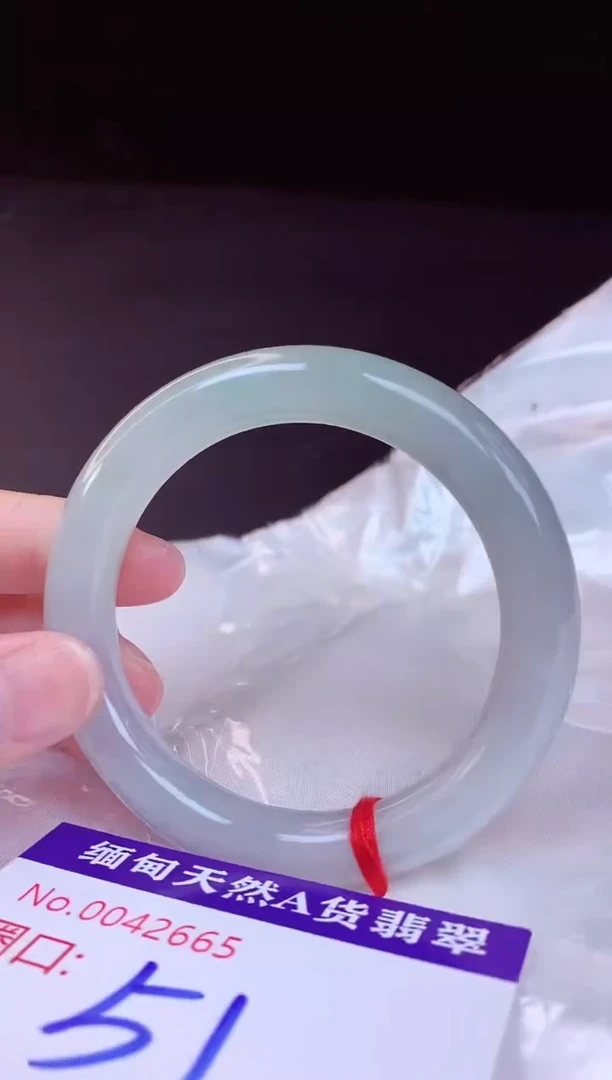 翡翠手镯未镶嵌51+