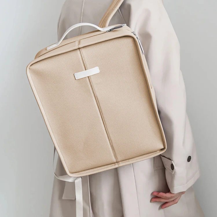 【清仓促销】2025新款皮质电脑双肩包女大容量通勤旅行背包设计感