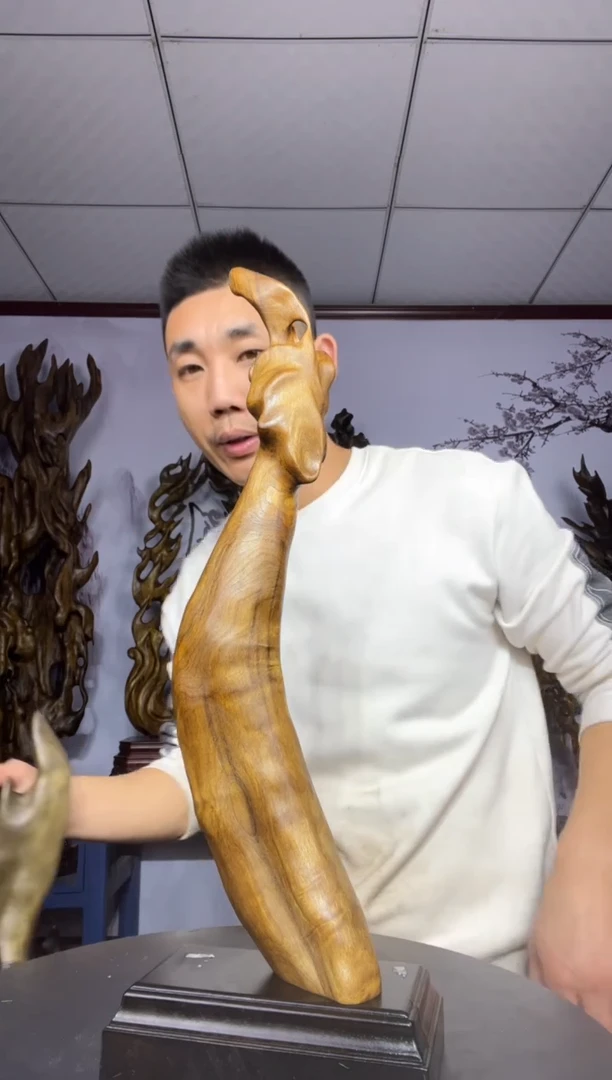 金丝楠木雕款昭**树金丝楠木工艺品摆件