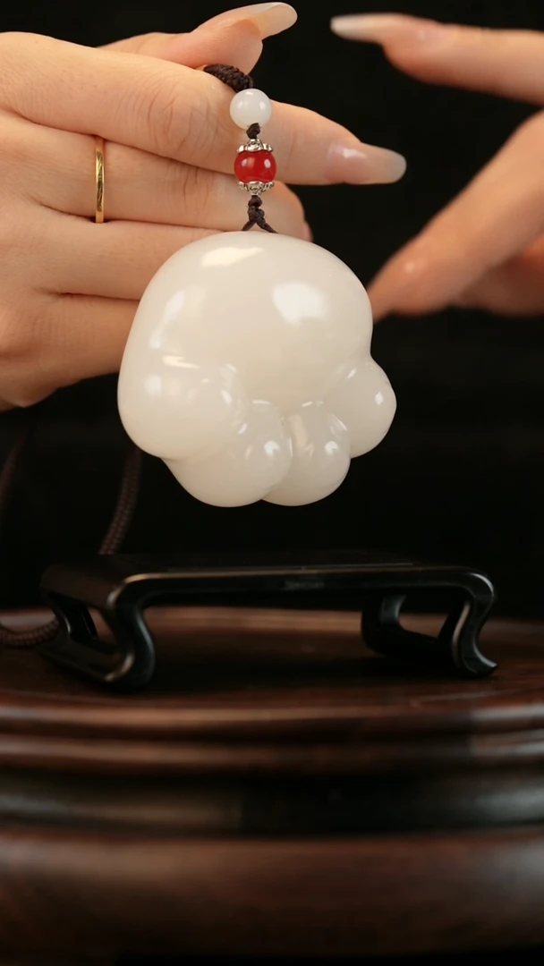 云南石荔枝白雕刻：小猫爪