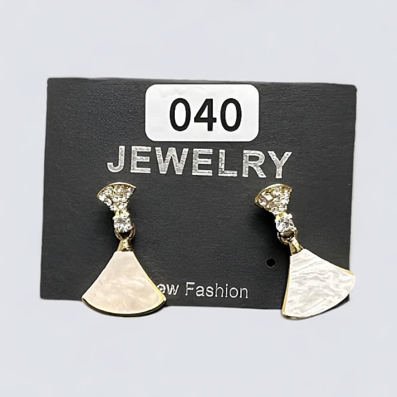 铜合金耳饰 【040】法式清新温柔扇形耳环女韩版气质网红耳钉小众