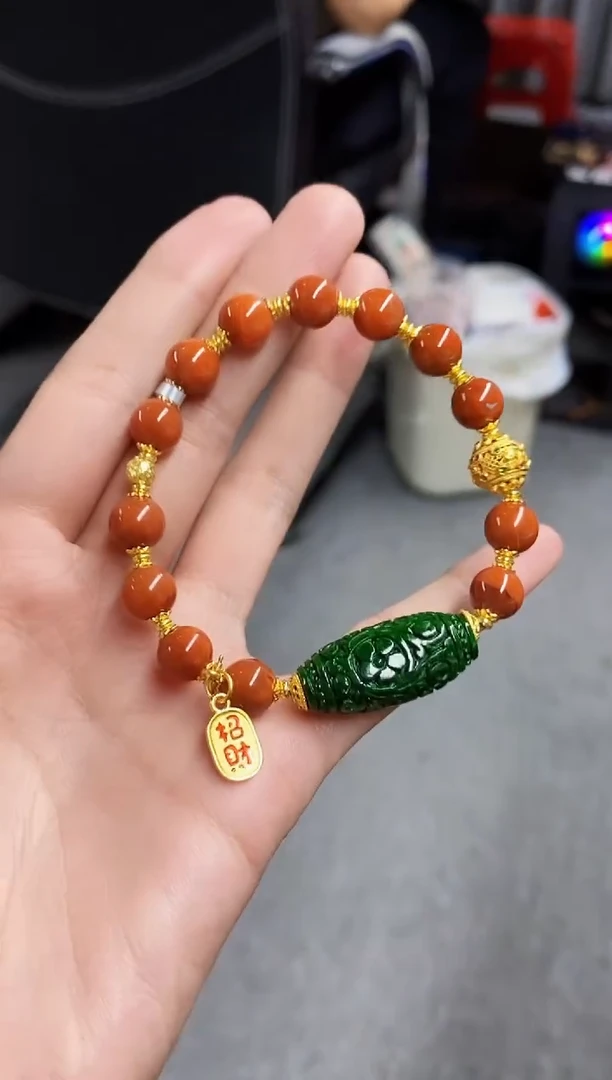 颈饰未镶嵌翡翠手串