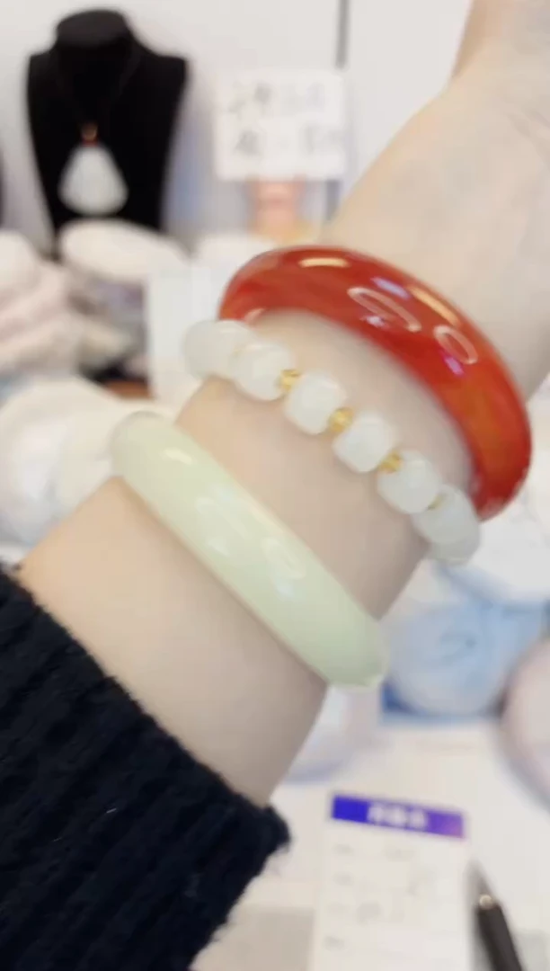 【闪购商品】石英质玉手镯未镶嵌327-玛瑙圈口60