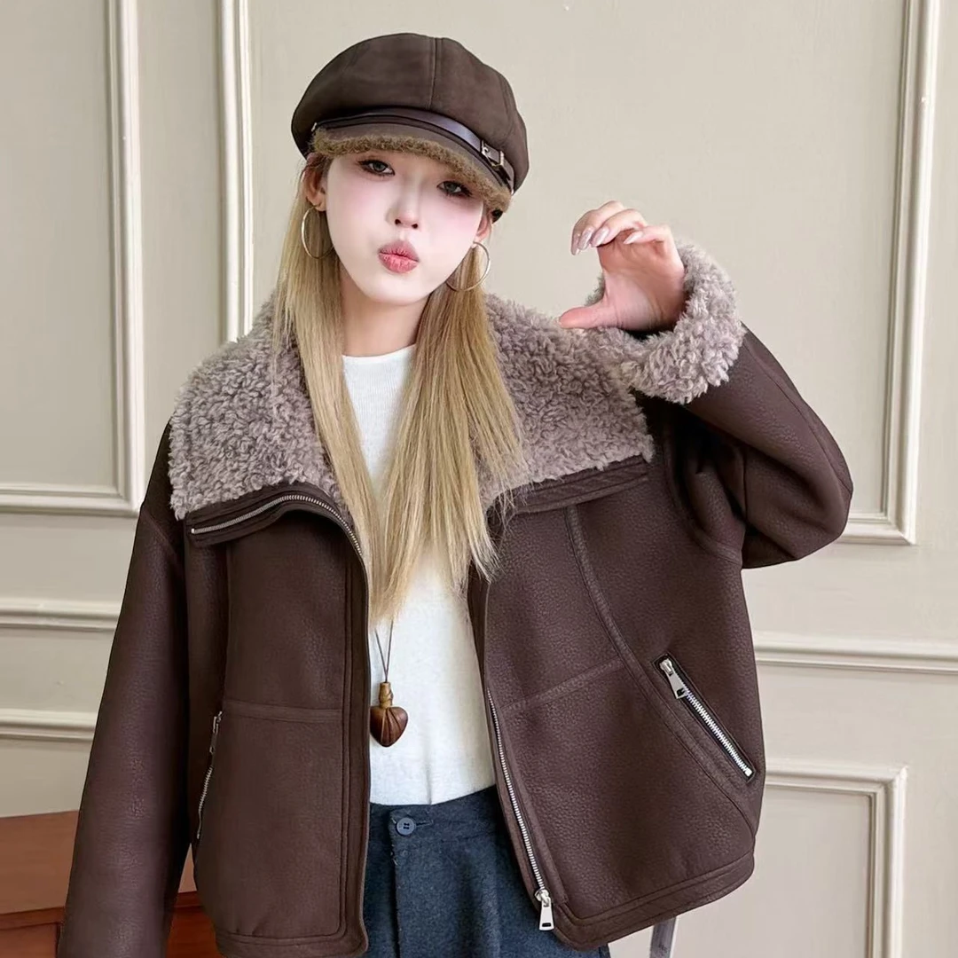 2025冬季宽松型短款保暖长袖皮毛加绒加厚大衣外套女士短款外套