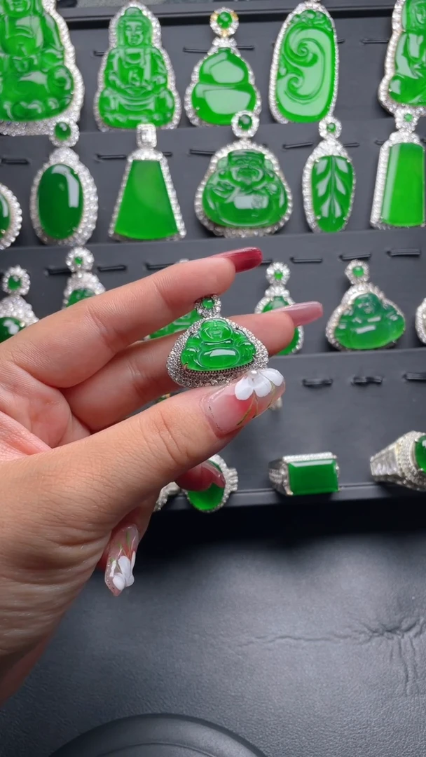 【闪购商品】翡翠吊坠(赠链)未镶嵌吊坠1103