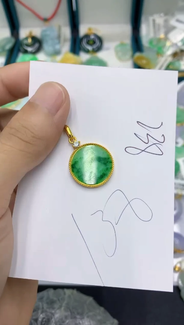 翡翠银S925镶嵌颈饰翡翠