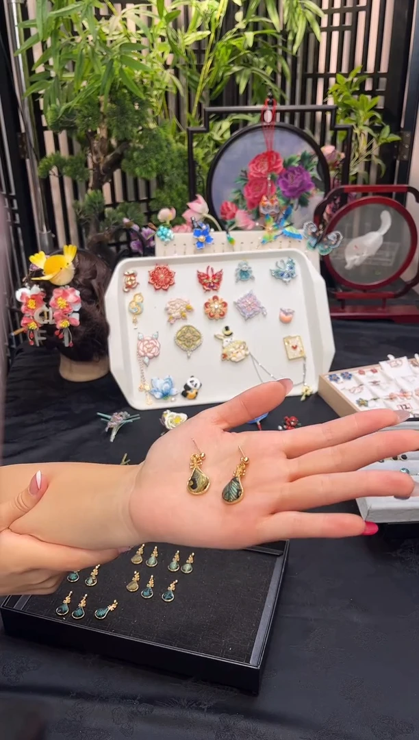 织绣?非遗苏绣手工饰品