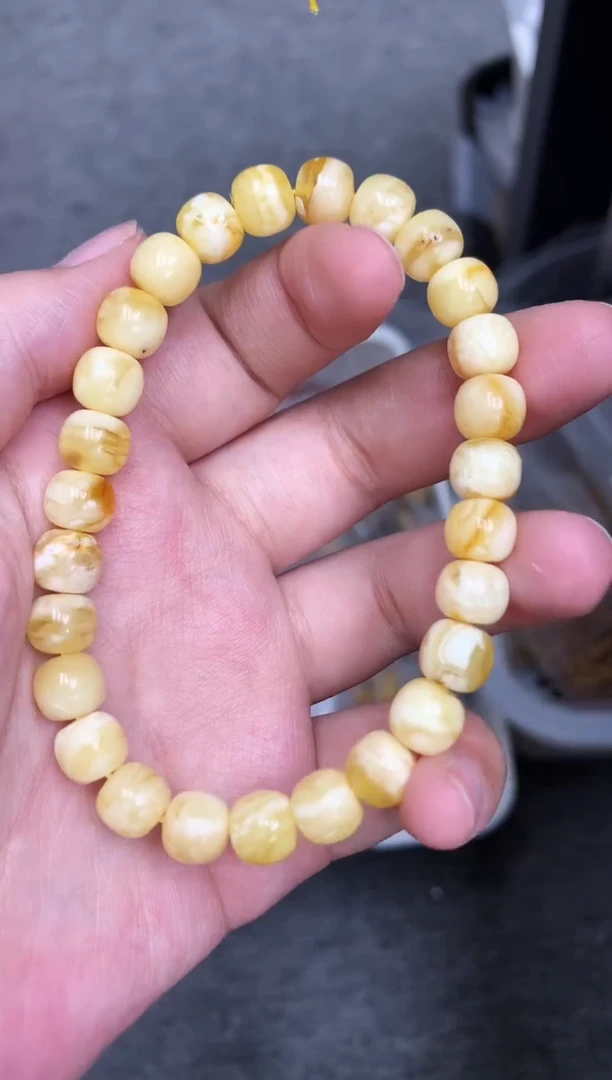 未镶嵌琥珀珠宝奇石70