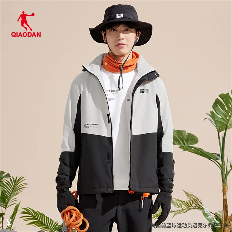 乔丹男装户外冲锋衣梭织风衣2025秋冬季外套登山服QDFFD3244513