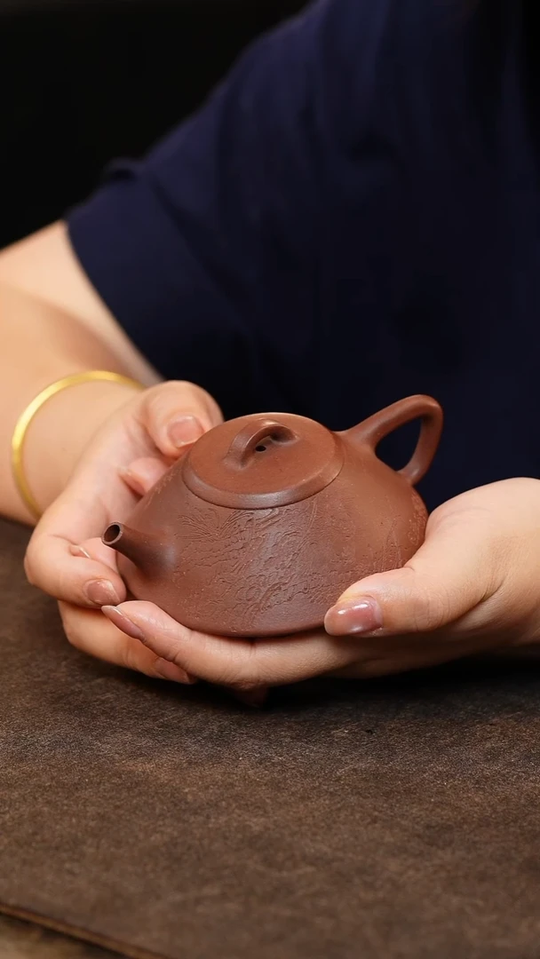 茶杯紫砂o****?陆俊杰 石瓢 刻绘
