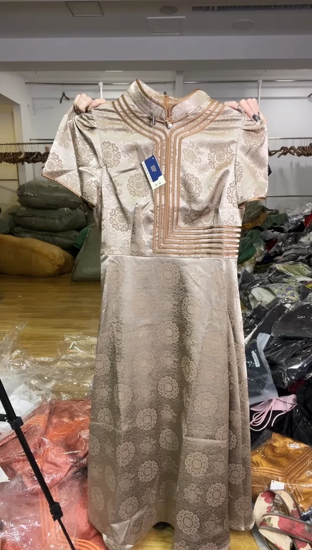 连衣裙       3XL码    135-145斤