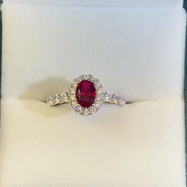 【Vivia】甄选 遇见蛋面红椭圆戒指1.0CT
