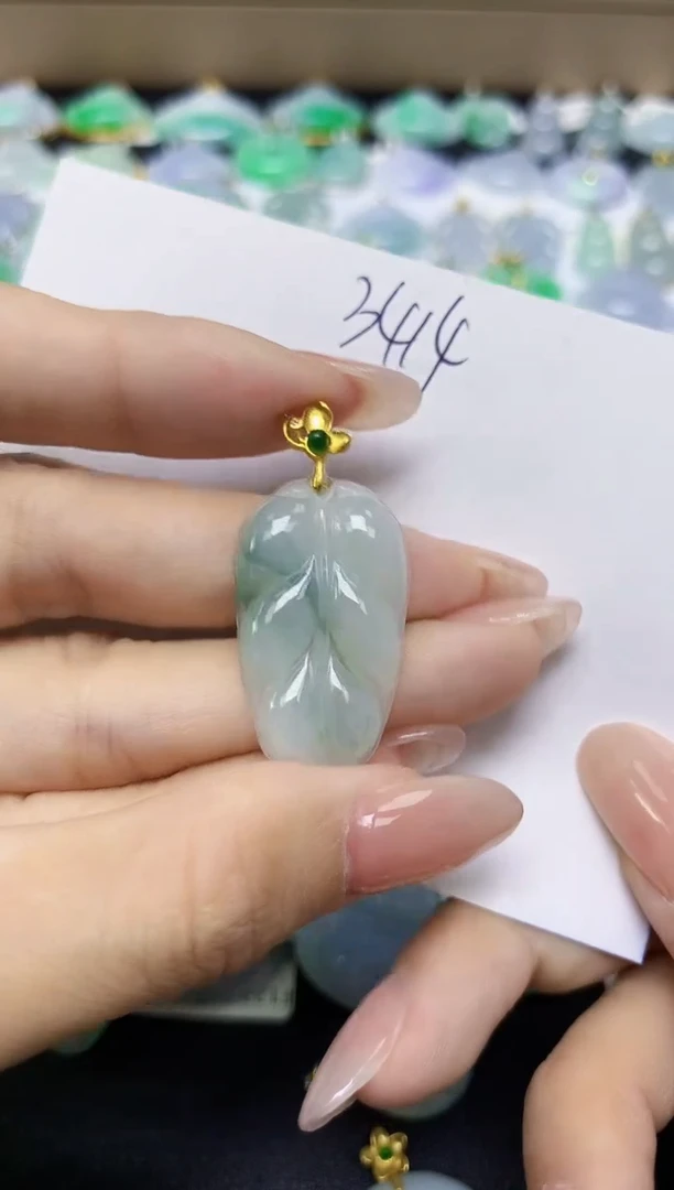 翡翠未镶嵌颈饰天然缅甸翡翠A货