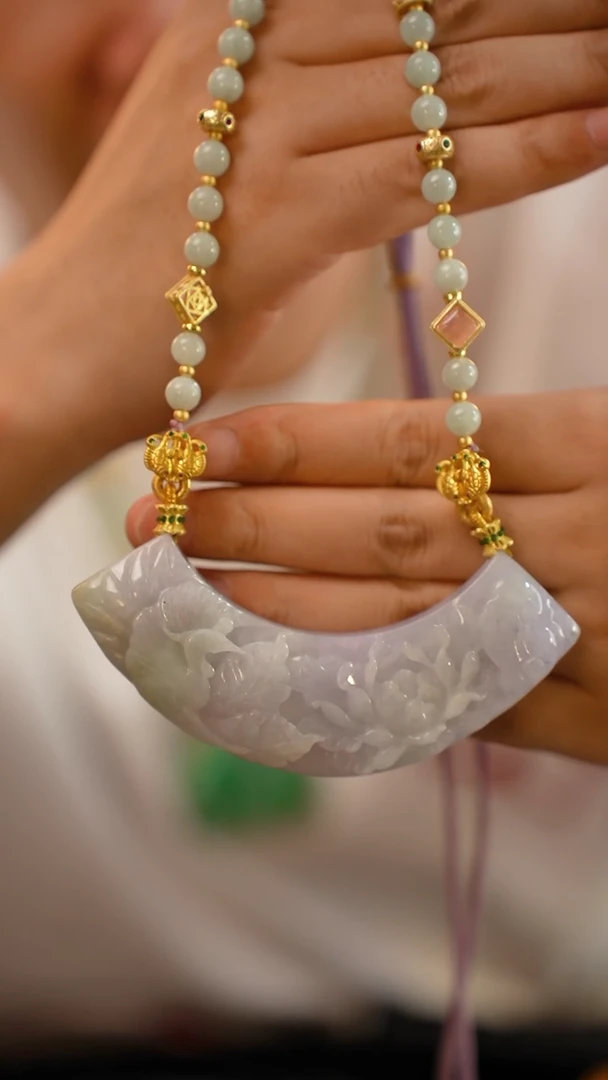 翡翠未镶嵌颈饰24小时内发货质保A货