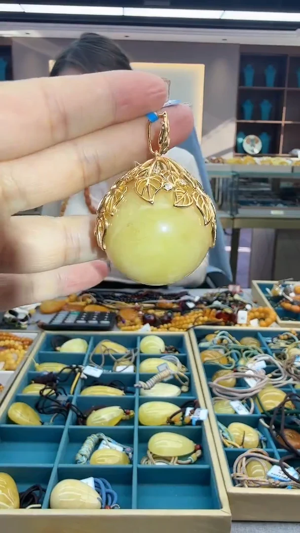 琥珀颈饰未镶嵌89秒拍号 假一罚三