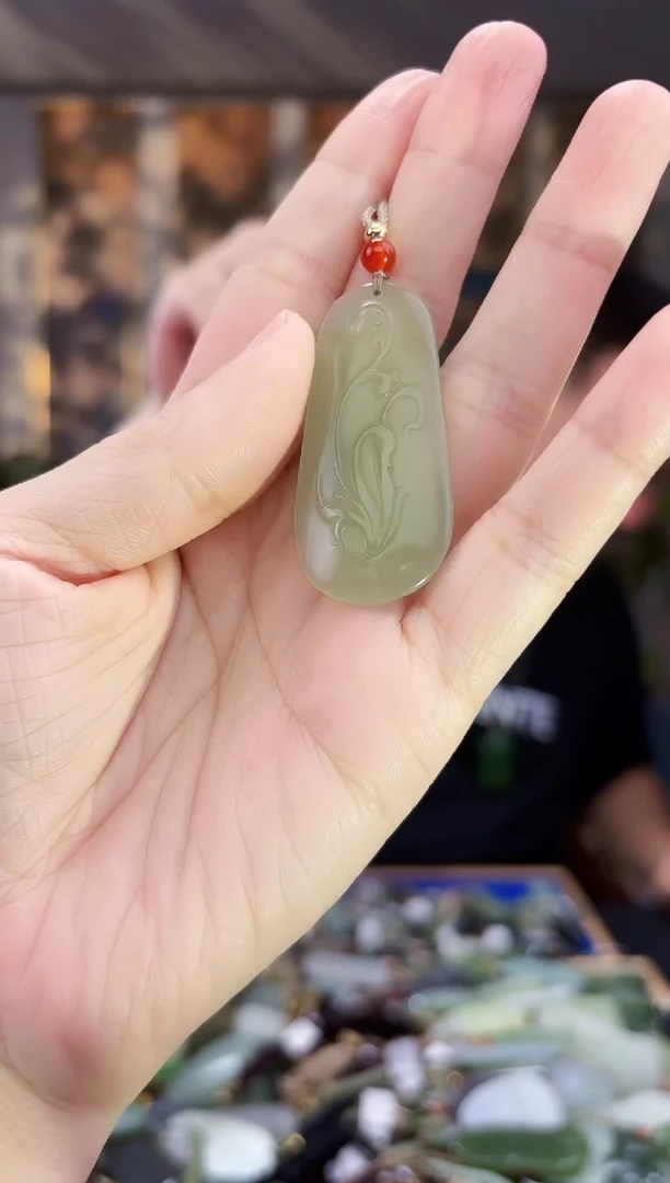 和田玉未镶嵌挂件拍一发一