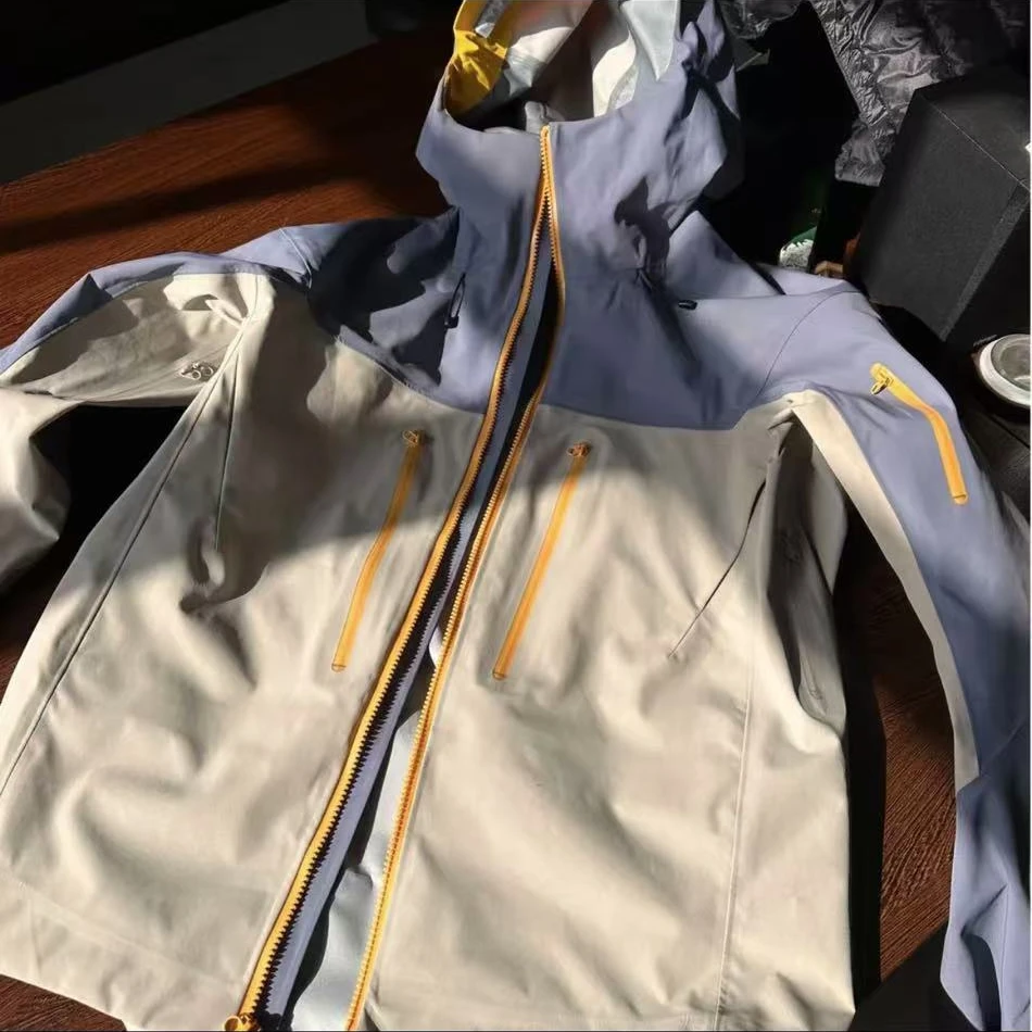 蛇年冬季男女滑雪登山户外徒步防水冲锋衣