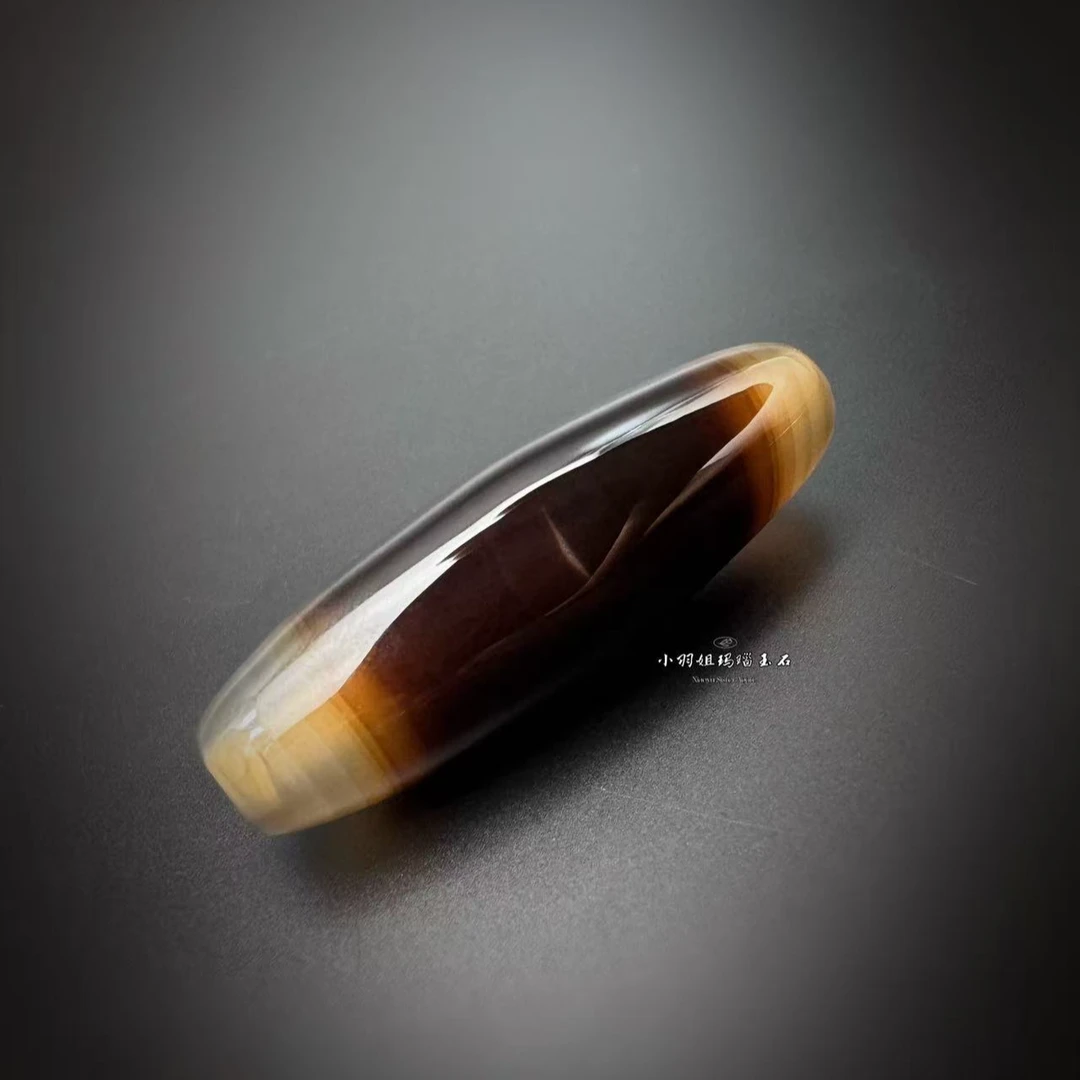 天然凤眼深糖色缠丝玛瑙勒子 尺寸 44*14