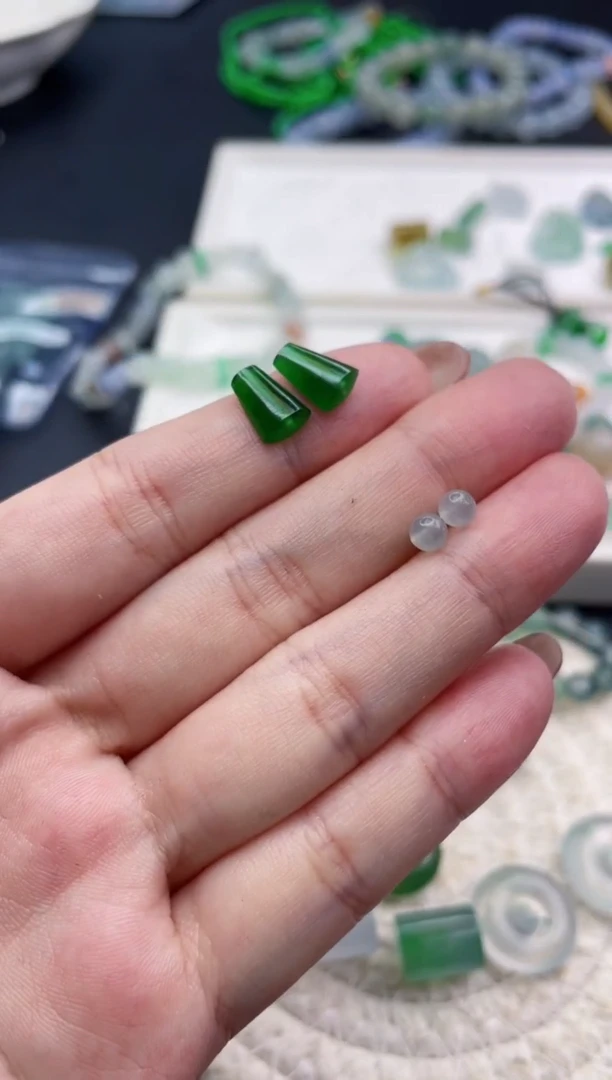 未镶嵌定制翡翠霏**咪珠子