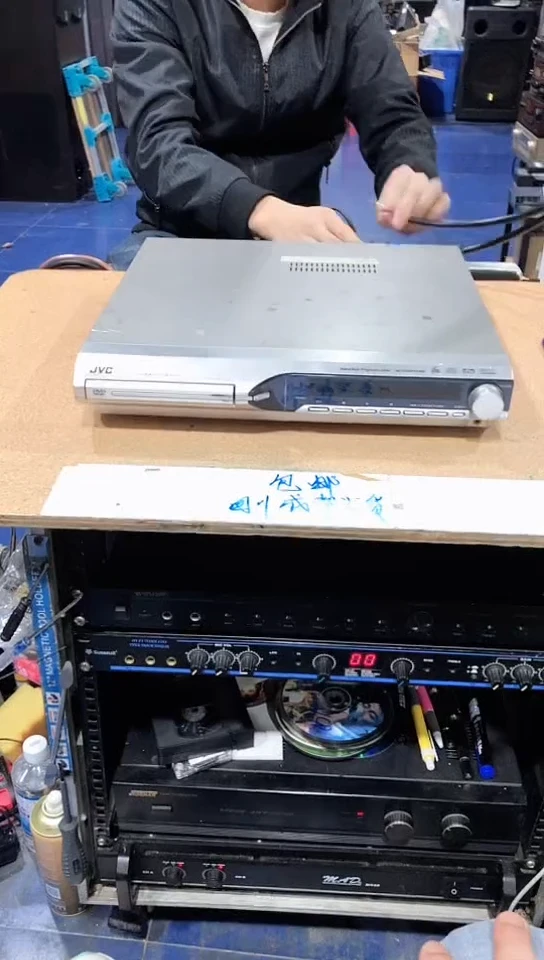 8新JVC  DVD带功放，读碟，出声，不带线材，不退不换