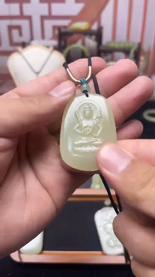 玉新疆黄口35新生肖虎