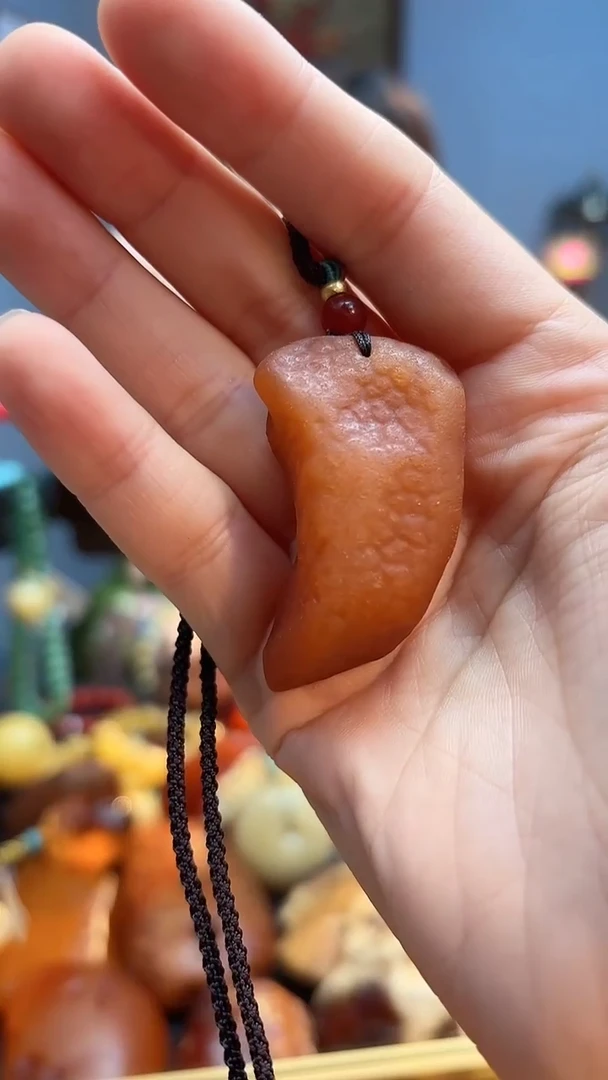 琥珀颈饰未镶嵌吊坠