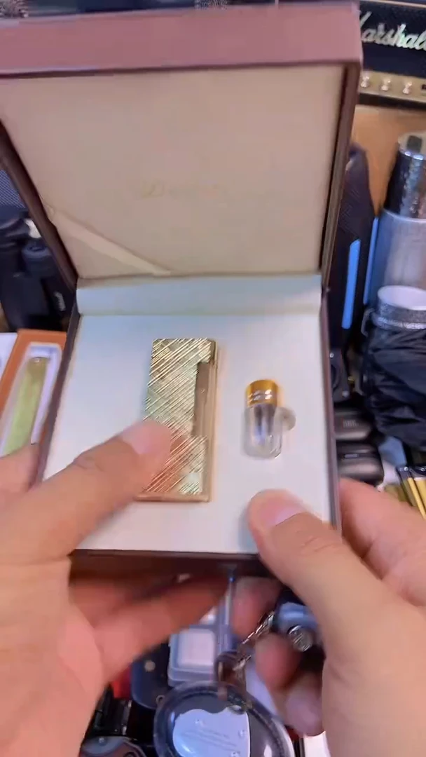 瓷片闪购商品，如图所示