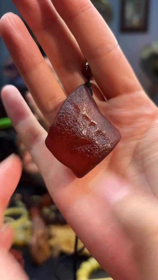 琥珀颈饰未镶嵌吊坠