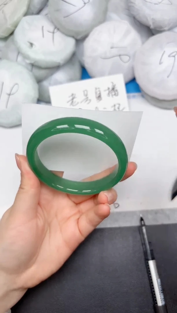 未镶嵌手镯石英质玉A207/65.4