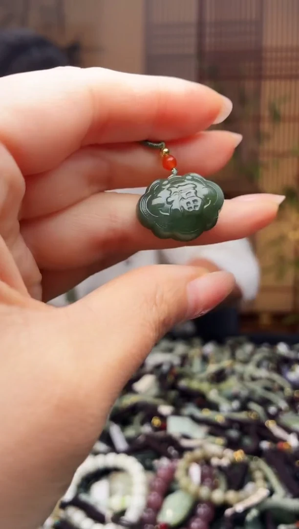 颈饰未镶嵌和田玉多样性发货，拍一发一