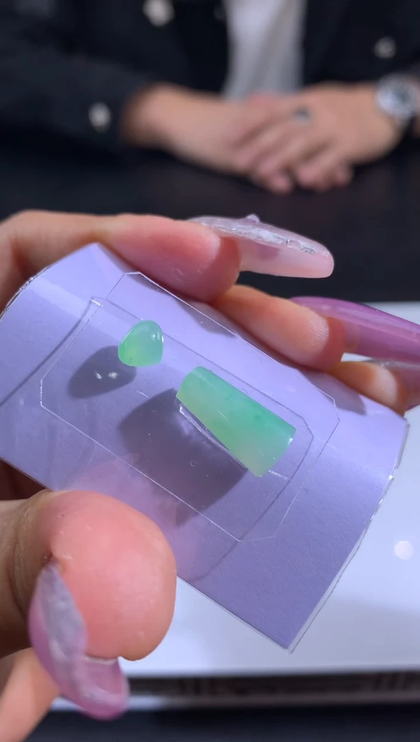 未镶嵌定制翡翠励*雷翡翠