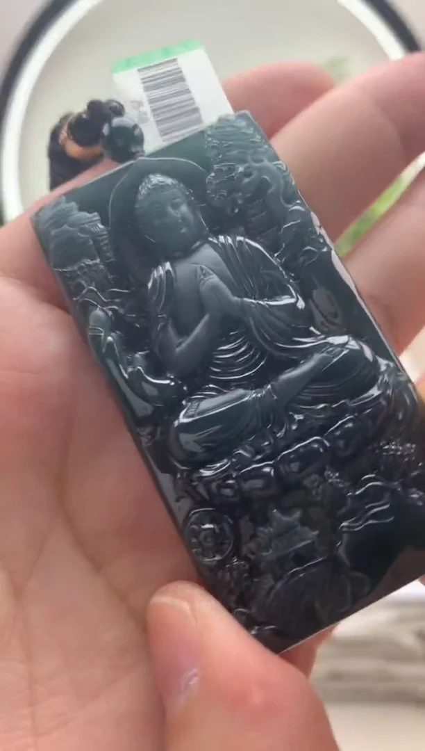 颈饰未镶嵌翡翠大日如来