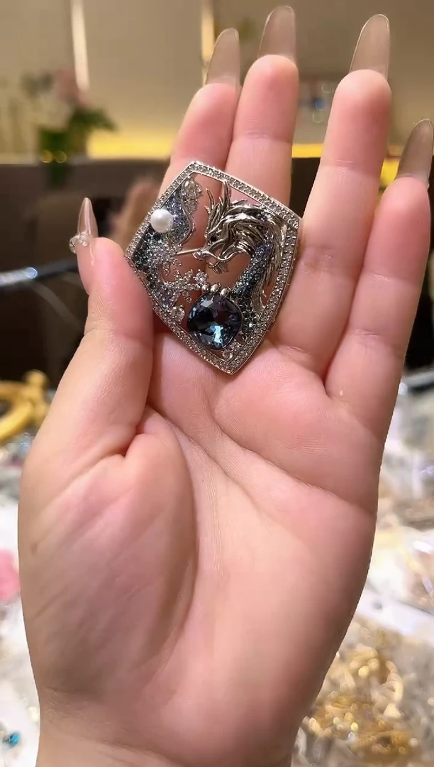 锆石铁合金精品饰界