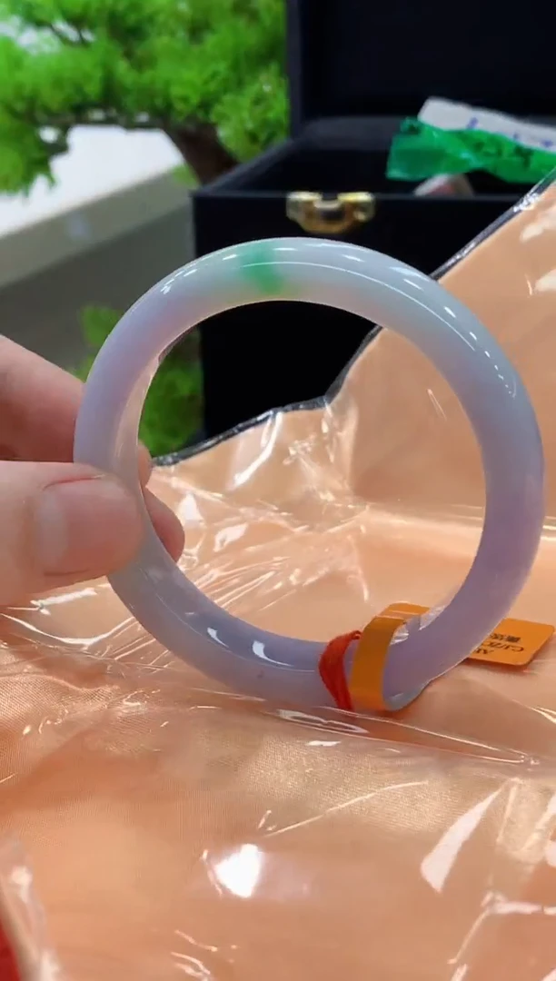 翡翠手镯未镶嵌手镯