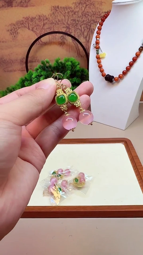 14K金镶嵌耳钉玛瑙/玉髓E61