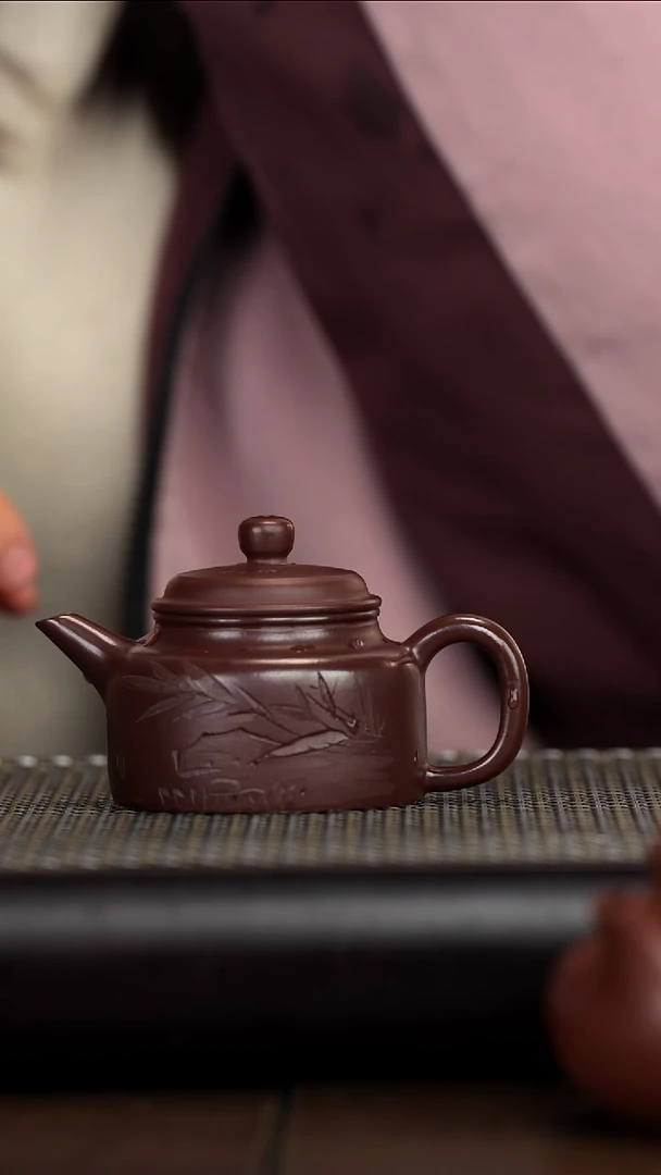 【闪购商品】紫砂茶壶朱泥刻绘平盖德钟 dd