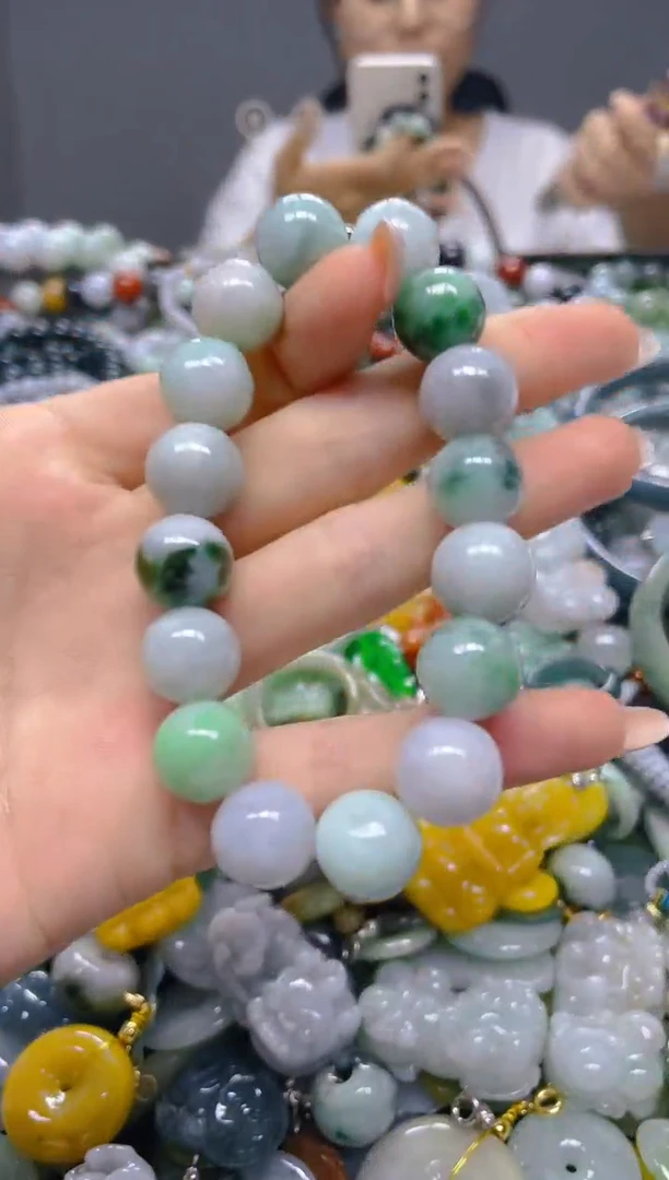 颈饰未镶嵌翡翠12MM/Z/翡翠A货，一件也是批发价