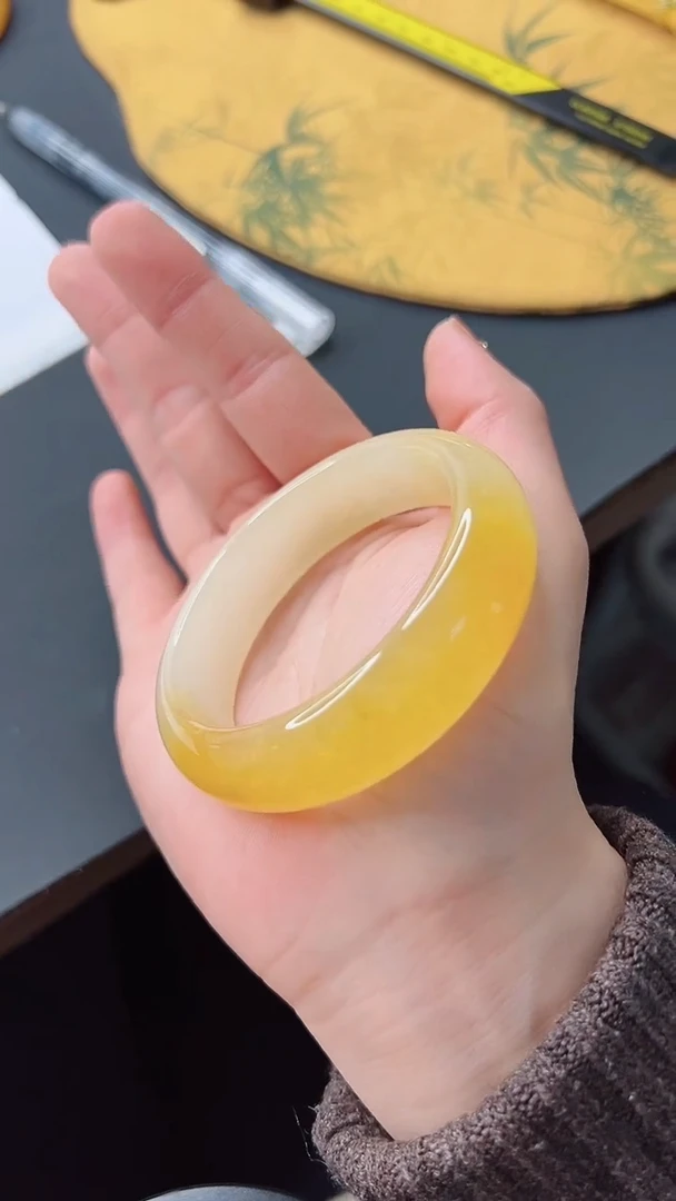 【闪购商品】石英质玉手镯未镶嵌759