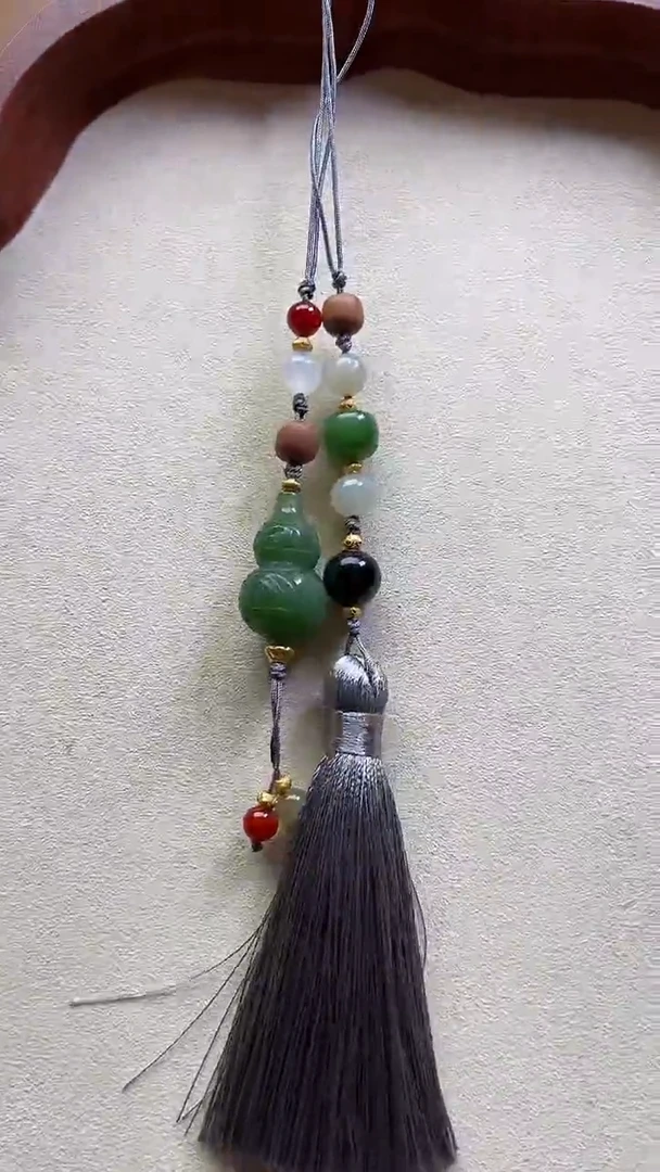 颈饰合金和田玉碧玉葫芦设计款
