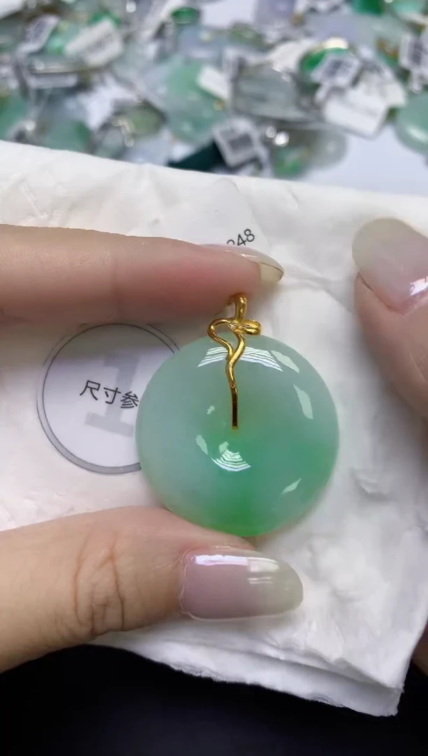 颈饰18K金镶嵌翡翠天然缅甸翡翠A货百元以上9元证书费自理