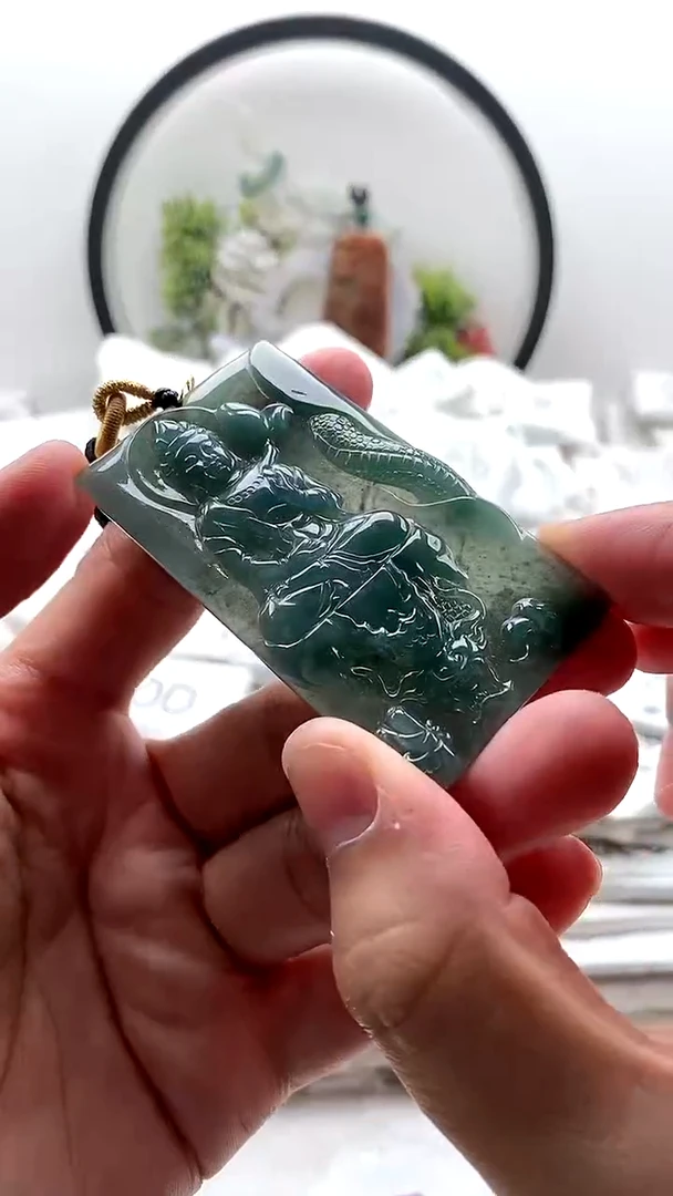 颈饰未镶嵌翡翠大势至