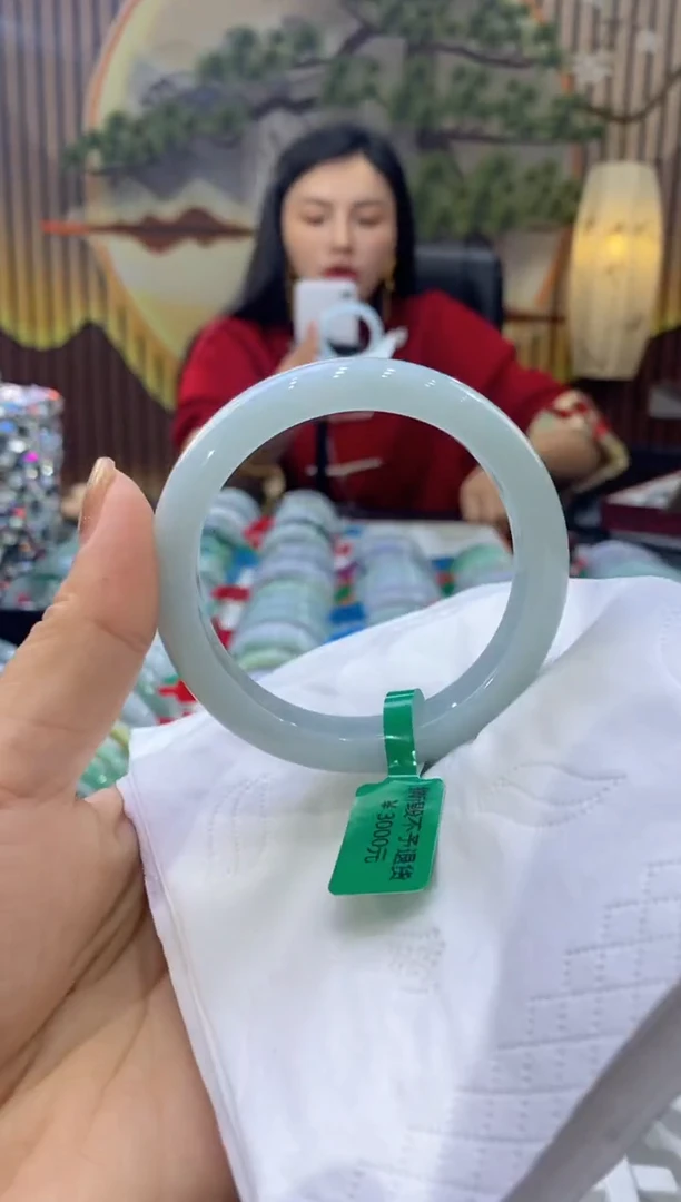 【闪购商品】翡翠手镯未镶嵌多人09087