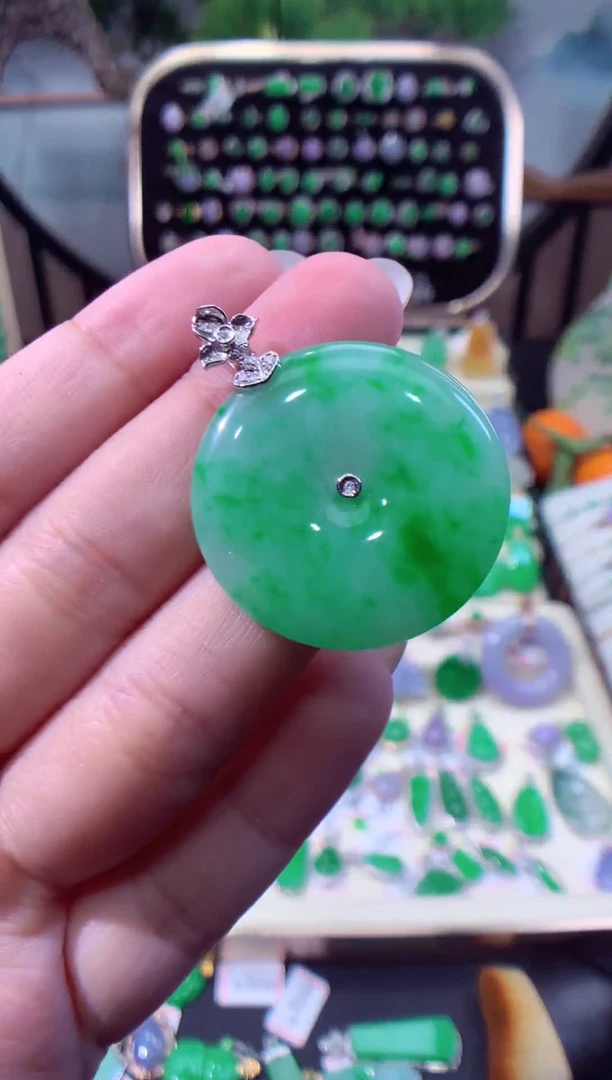 【闪购商品】翡翠颈饰18K金镶嵌缅甸天然A货翡翠